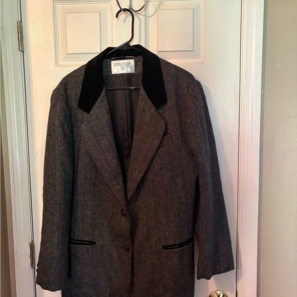 Gray‎ Blazer with Black Accents - Picture 1 of 2